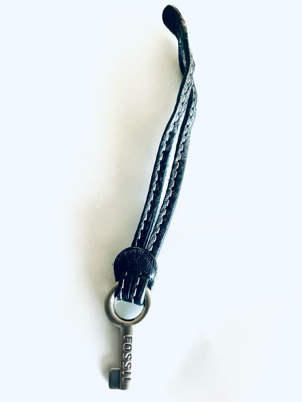 FOSSIL, Key Fob with Silver Key Charm and Black Leather Stap - Picture 3 of 4